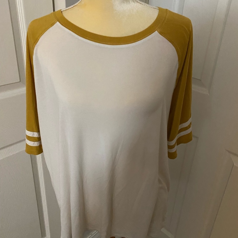 American Eagle Gold/White Jersey Style T Shirt